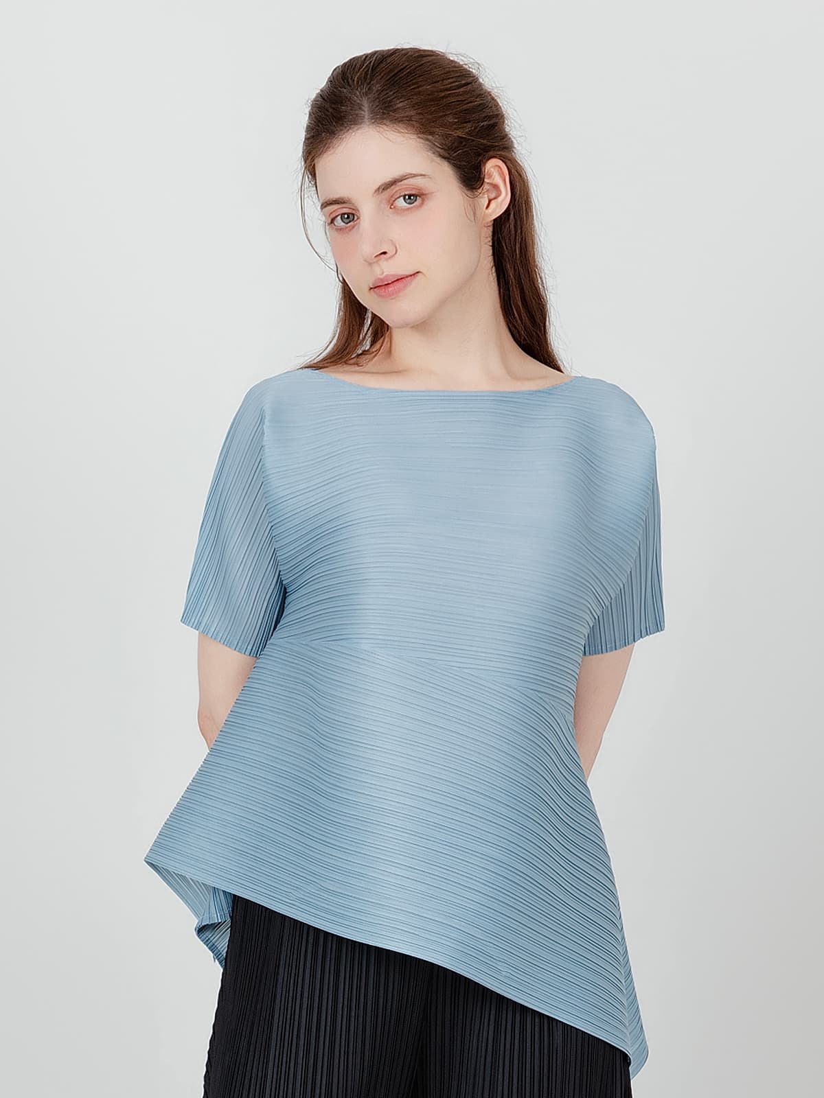 사선 언발 반팔 플리츠 블라우스