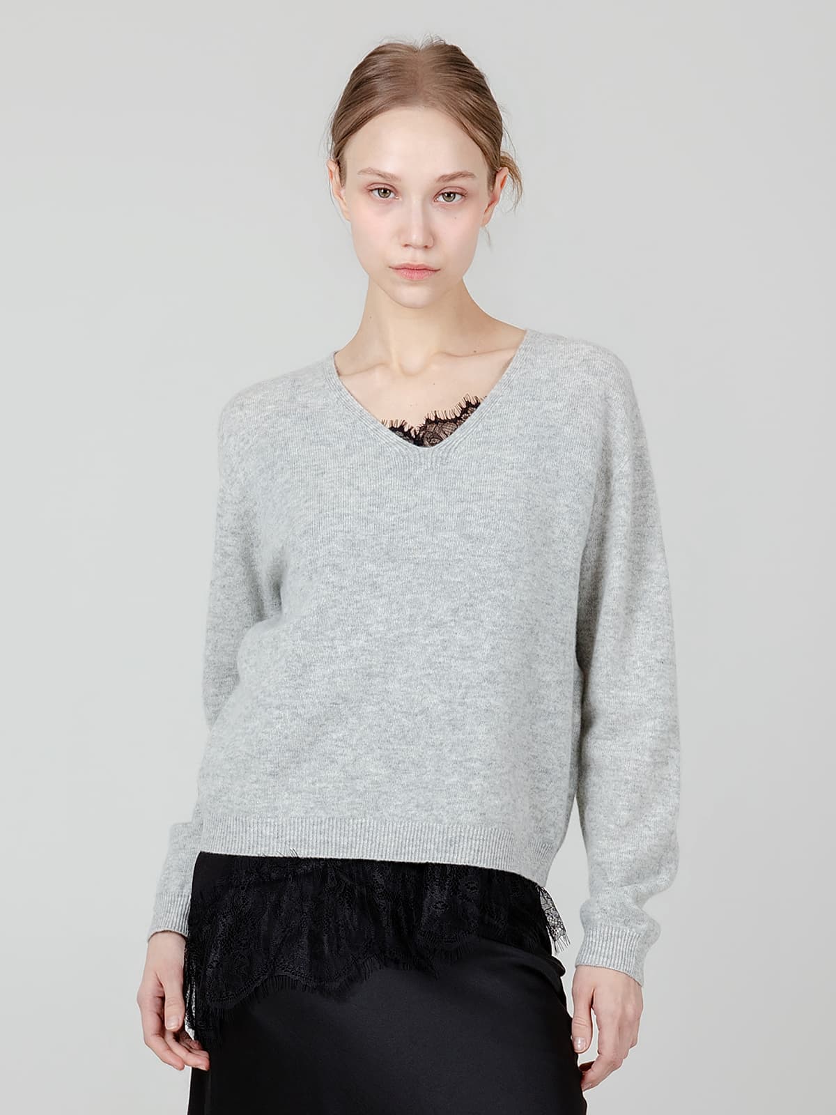 로제 홀가 브이넥 울 니트