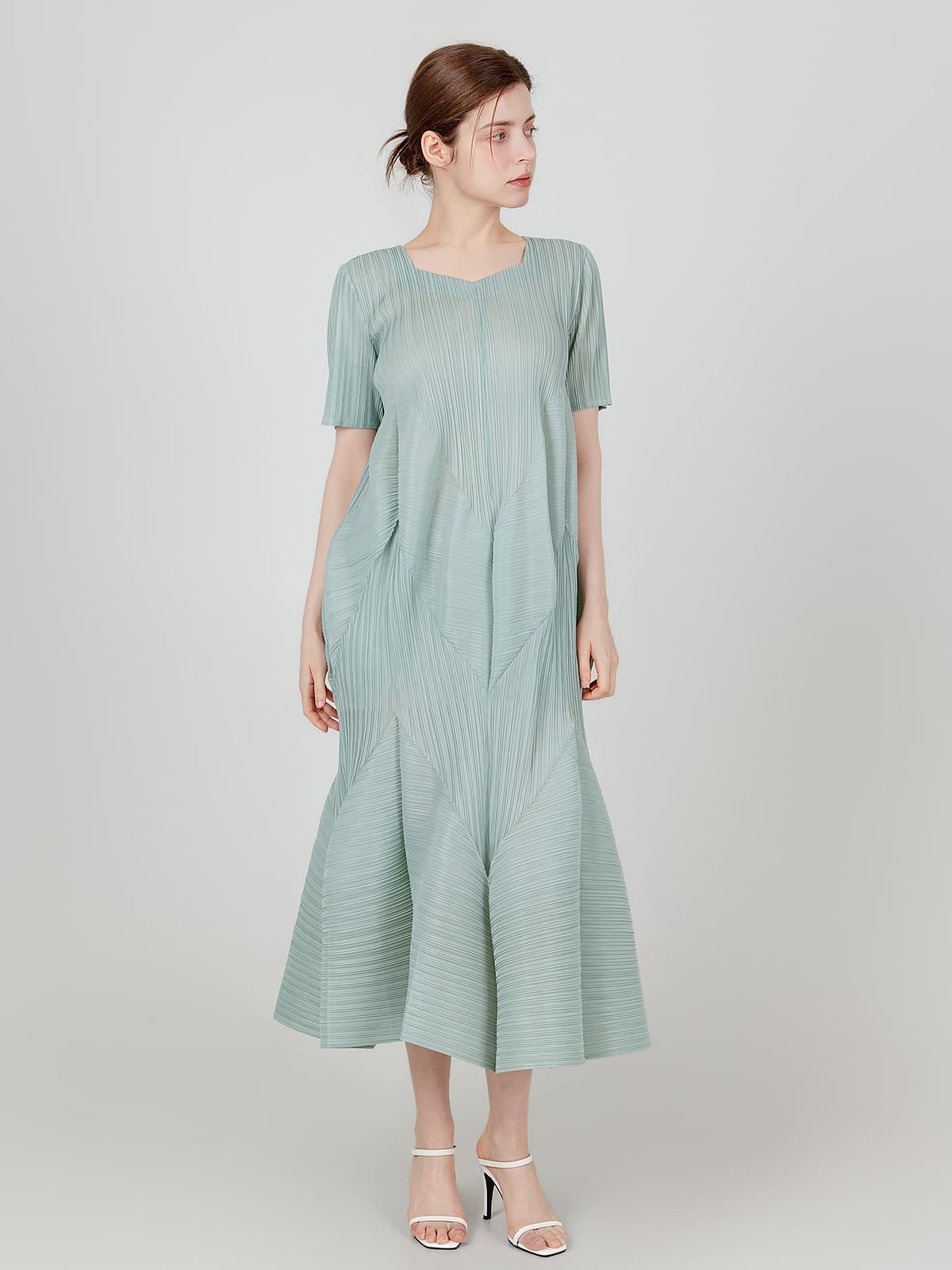 이펙트 리프 플리츠 원피스